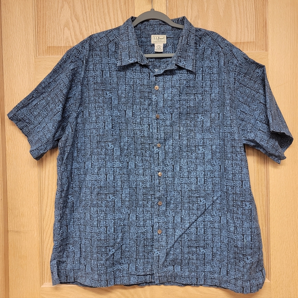 LL Bean Mens Short Sleeve Hawaiian Shirt Size XL Blue Aztec Tribal Camp Resort